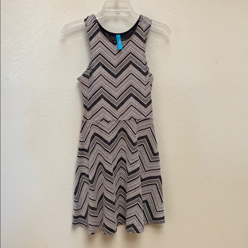 Geometric grey and white dress